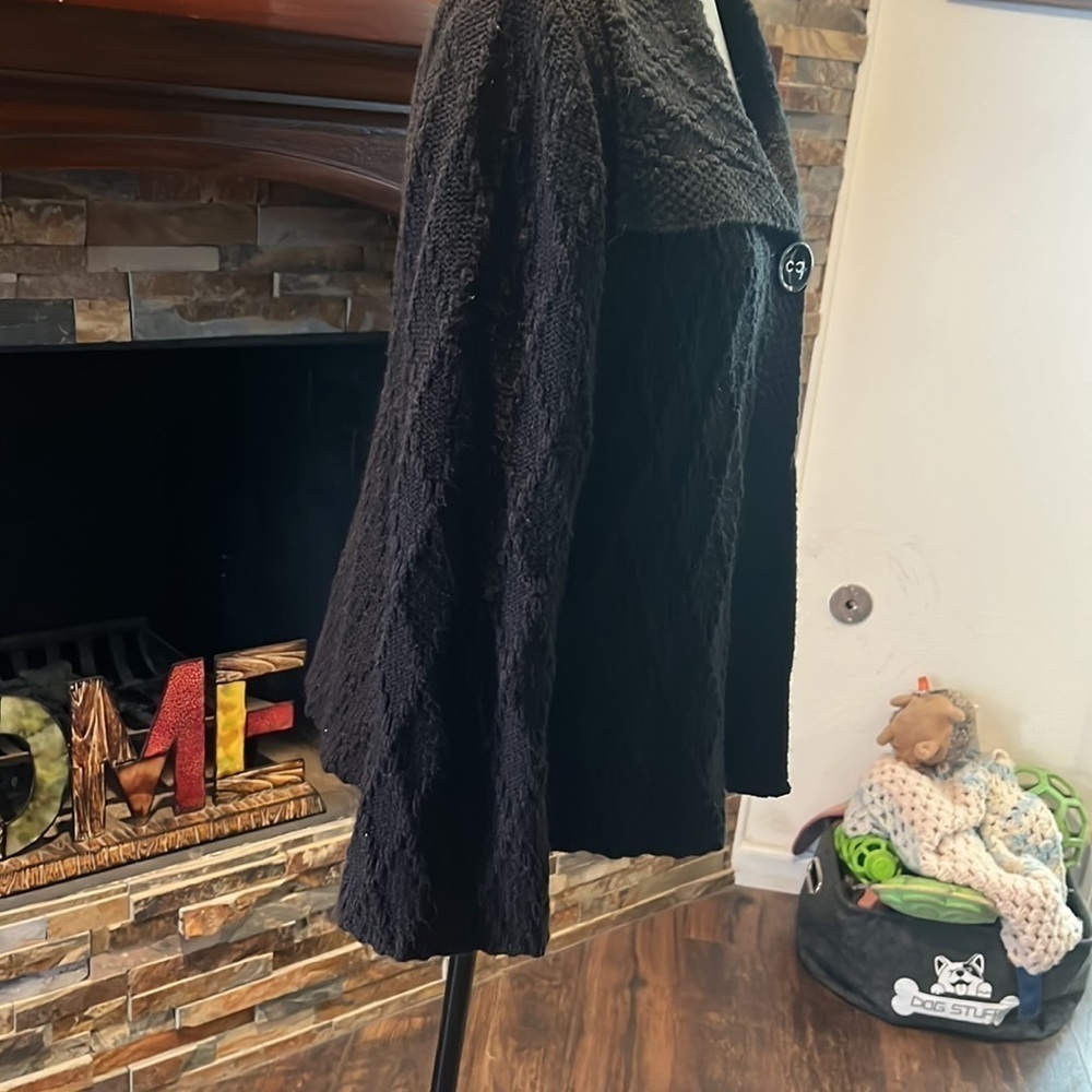 Heavyweight One Top Button Cardigan - Picture 5 of 7